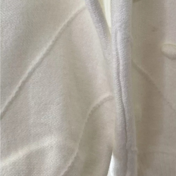 Simplee White Pom Pom Knit Sweater Chic Textured Cozy Winter Pullover. - Picture 4 of 8